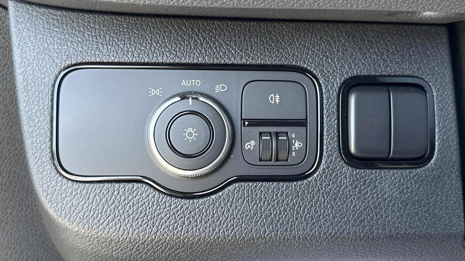 Hvid Mercedes Sprinter 317 fra 2025