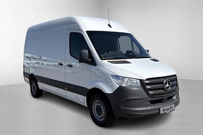 Hvid Mercedes Sprinter 317 fra 2025