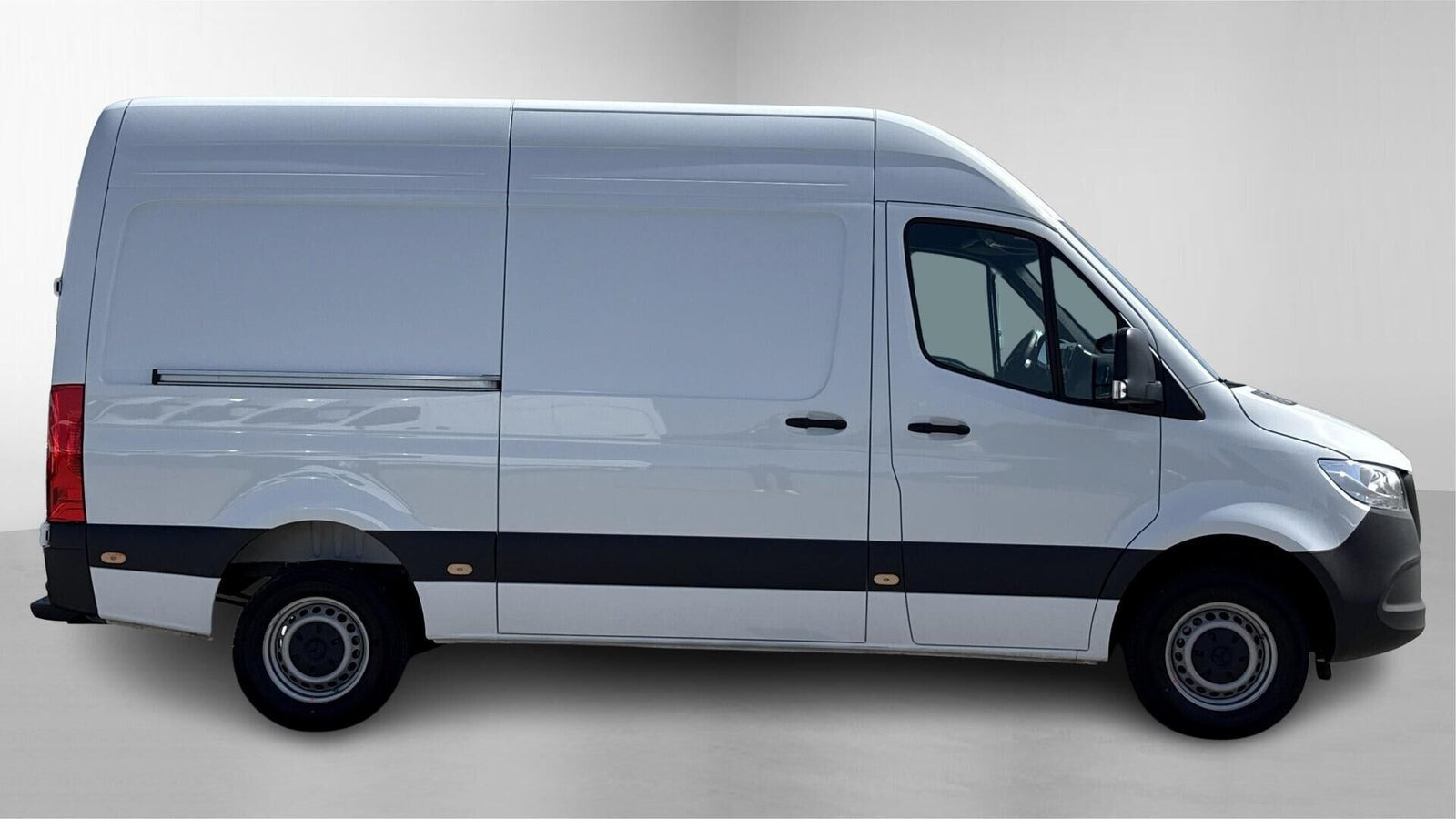 Hvid Mercedes Sprinter 317 fra 2025