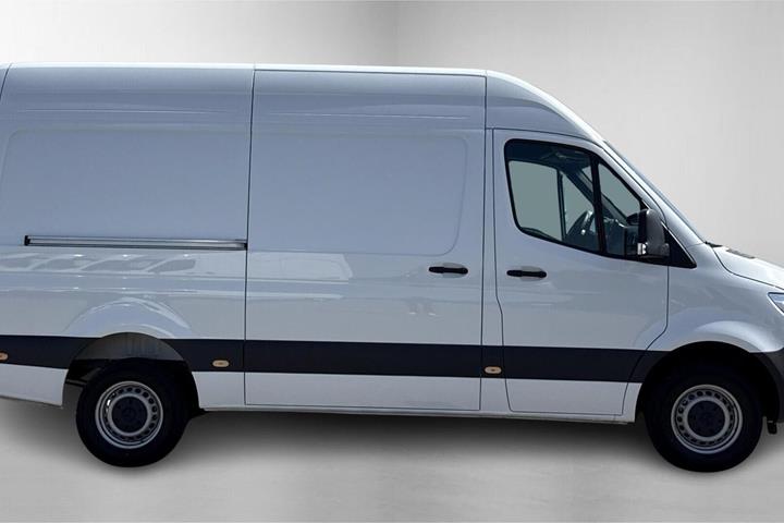 Hvid Mercedes Sprinter 317 fra 2025