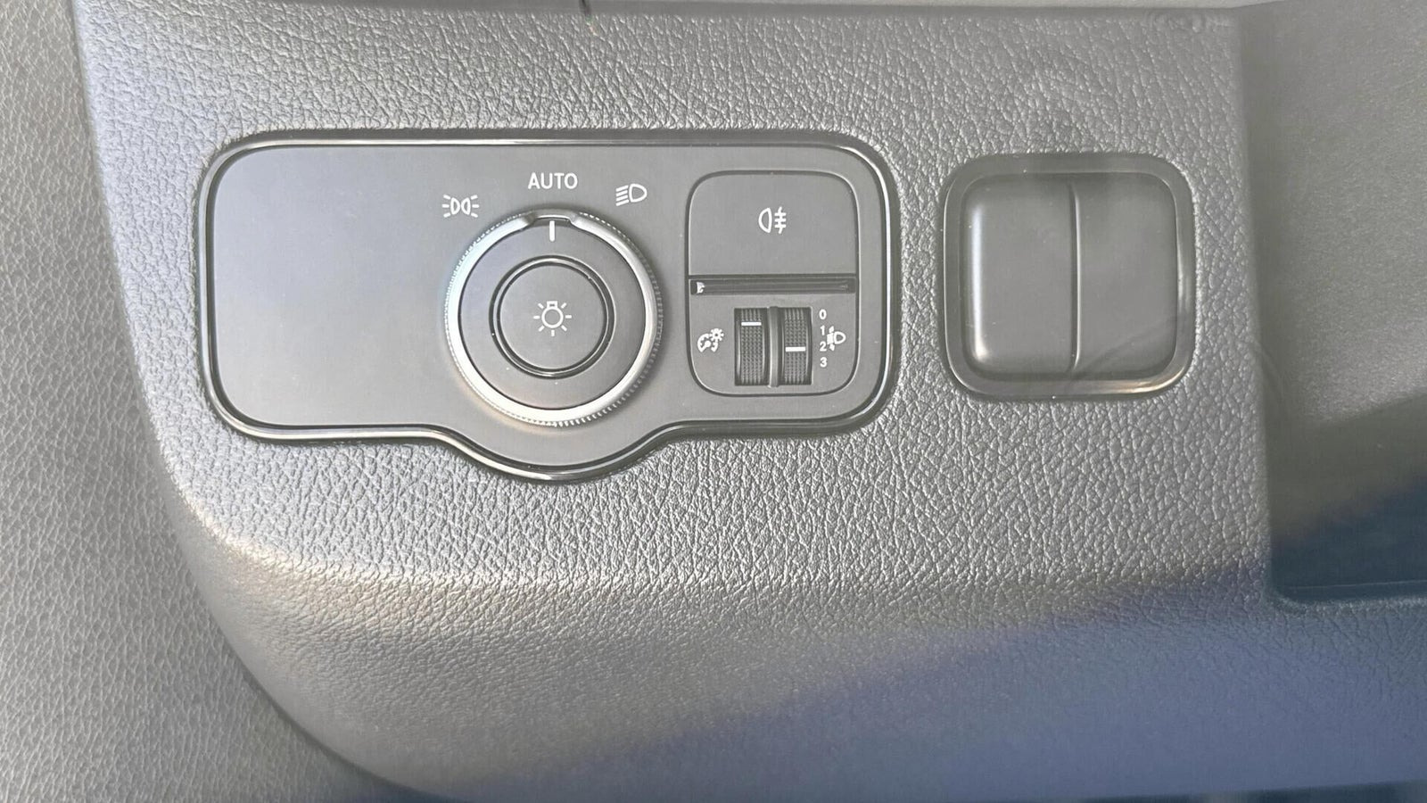 Hvid Mercedes Sprinter 317 fra 2025