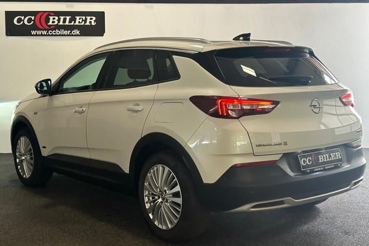 Hvid Opel Grandland X fra 2021