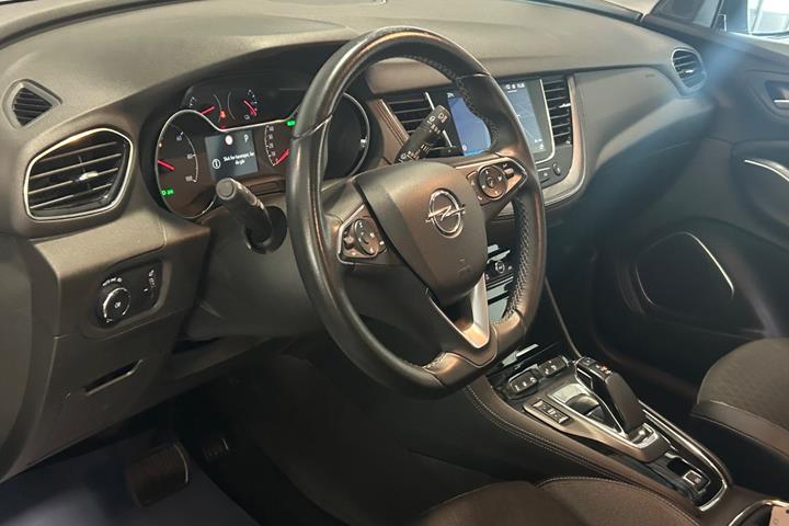 Hvid Opel Grandland X fra 2021