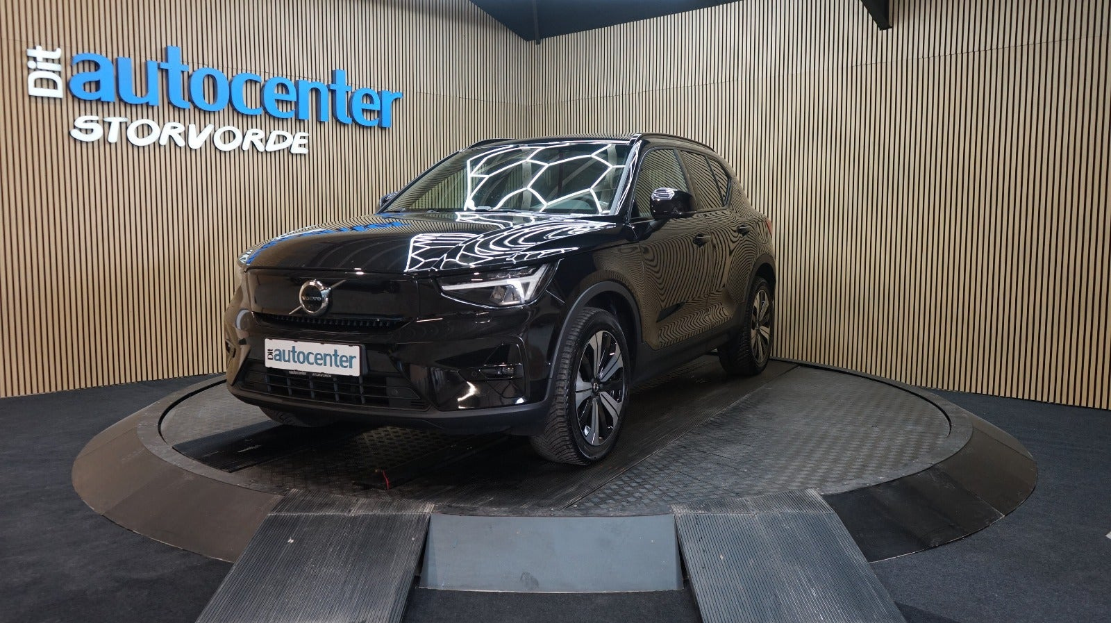 Sort Volvo XC40 fra 2023