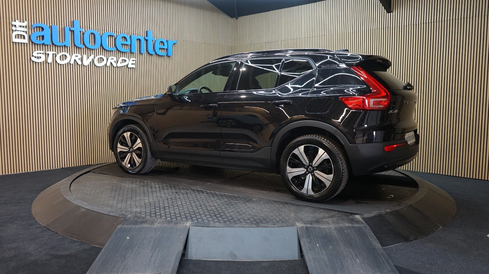 Sort Volvo XC40 fra 2023