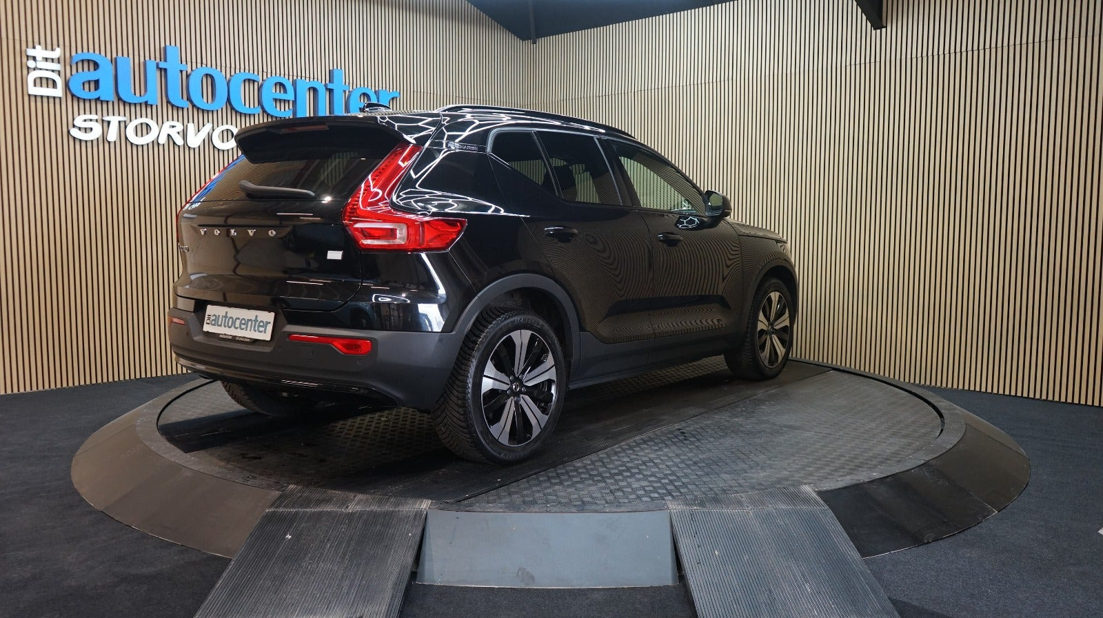 Sort Volvo XC40 fra 2023