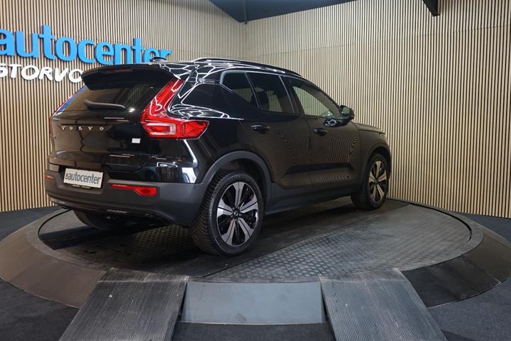 Sort Volvo XC40 fra 2023