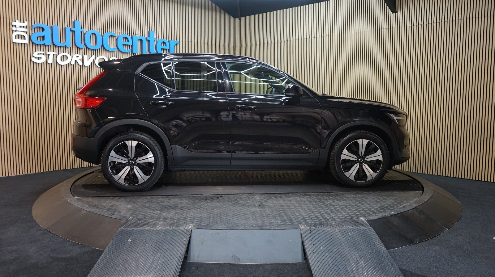 Sort Volvo XC40 fra 2023