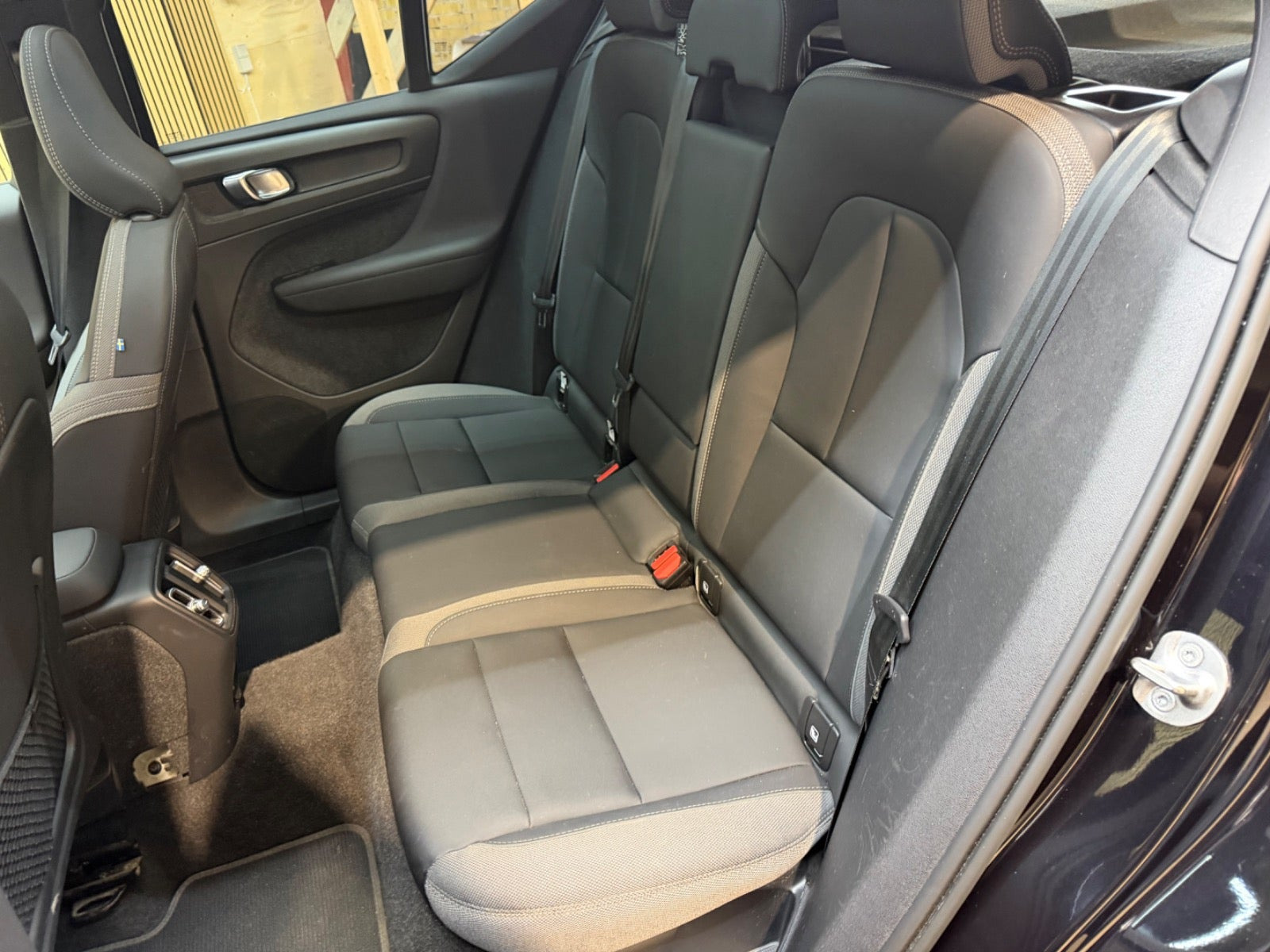 Sort Volvo XC40 fra 2023