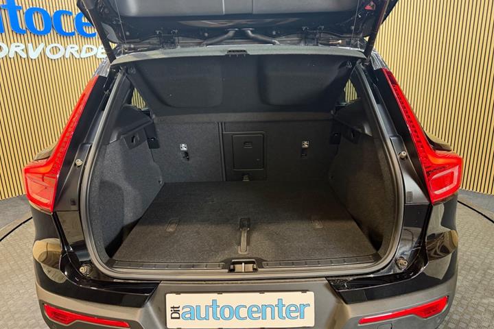 Sort Volvo XC40 fra 2023