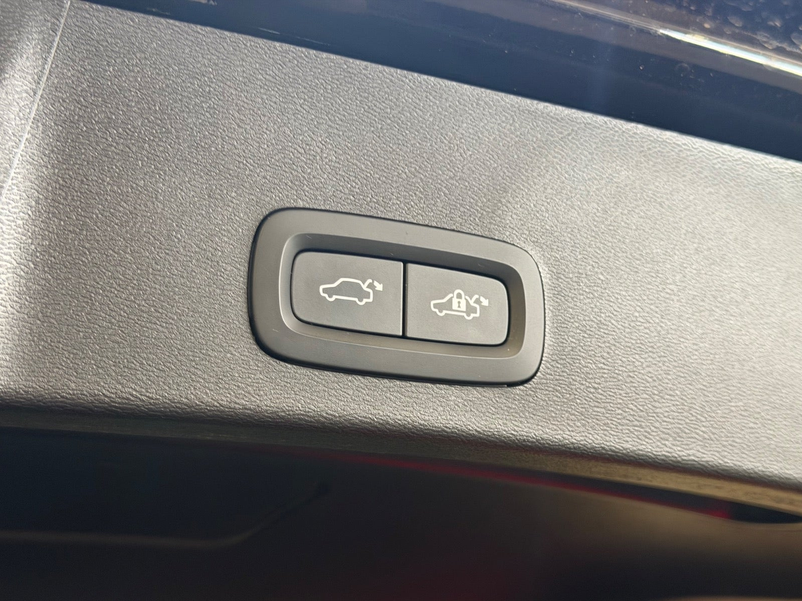 Sort Volvo XC40 fra 2023