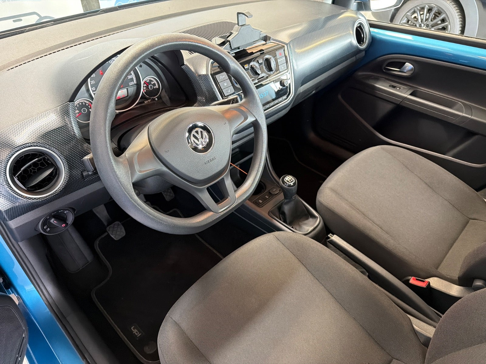 Blå VW UP! fra 2017