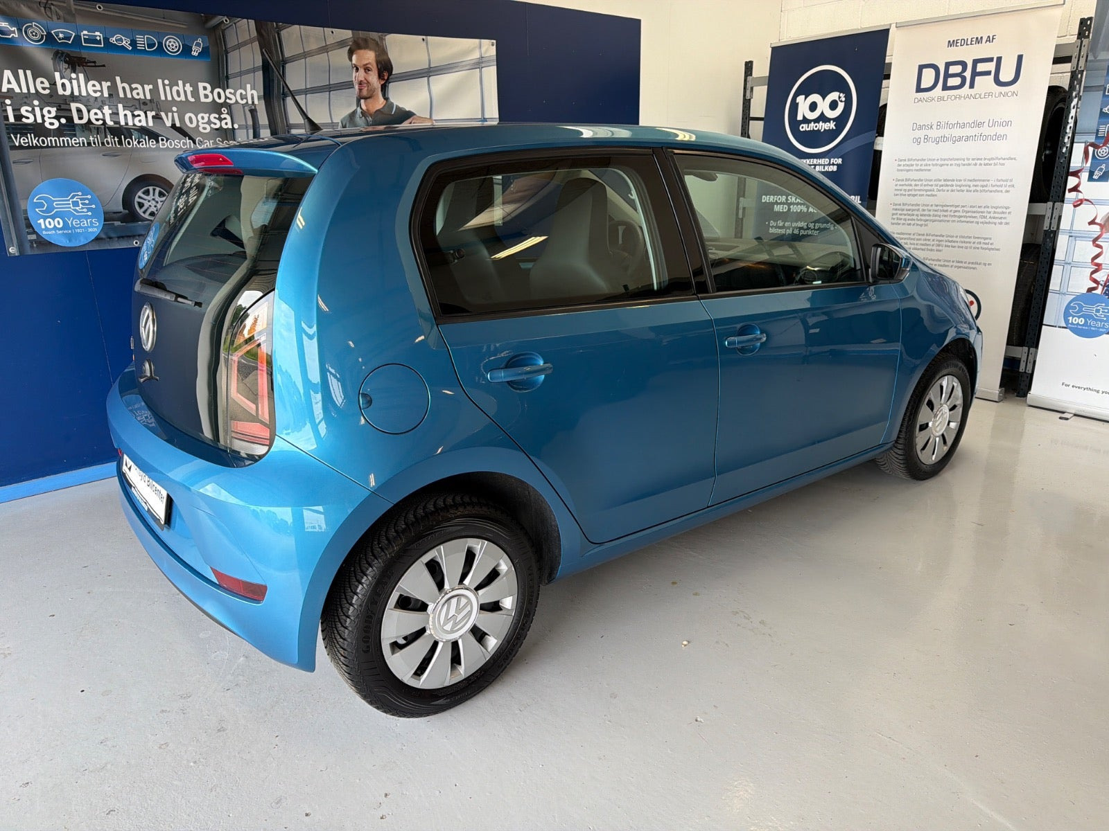 Blå VW UP! fra 2017