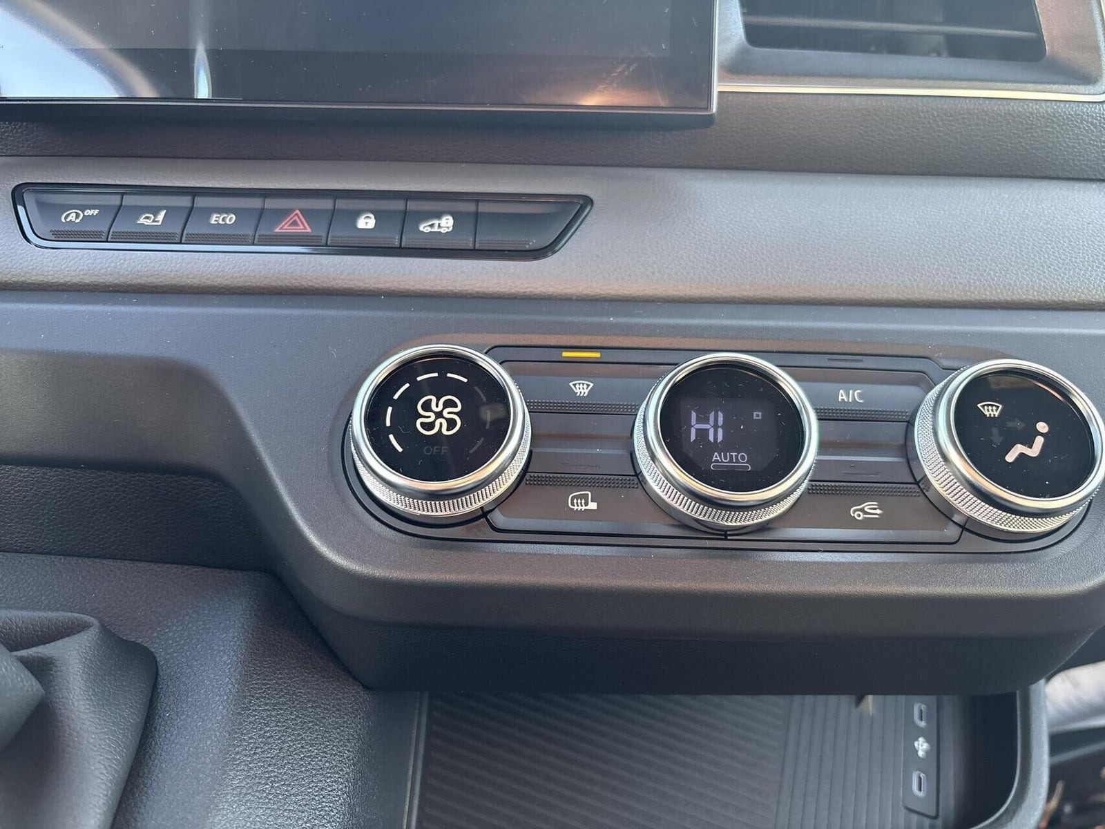 Hvid Nissan Interstar fra 2024