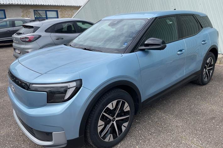 Blå Ford Explorer fra 2025