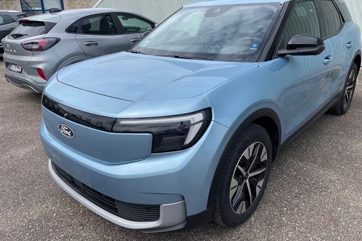 Blå Ford Explorer fra 2025