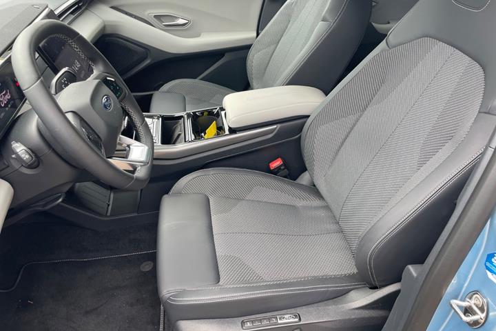 Blå Ford Explorer fra 2025
