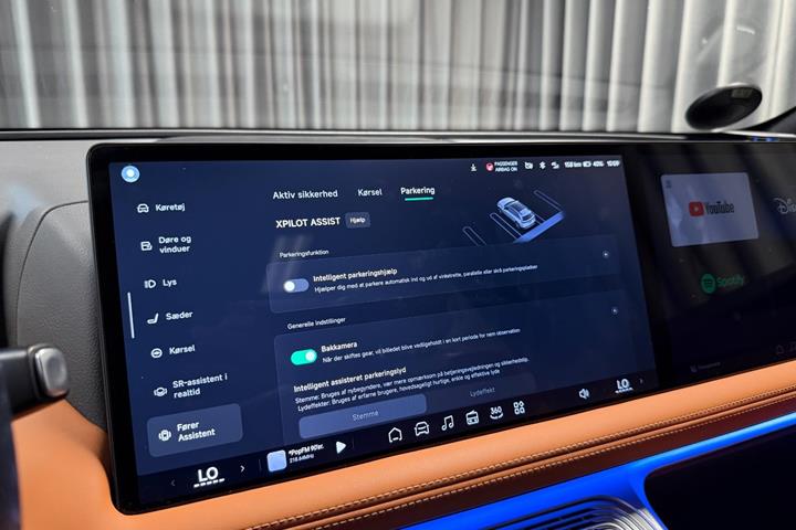 Grøn Xpeng G9 fra 2023