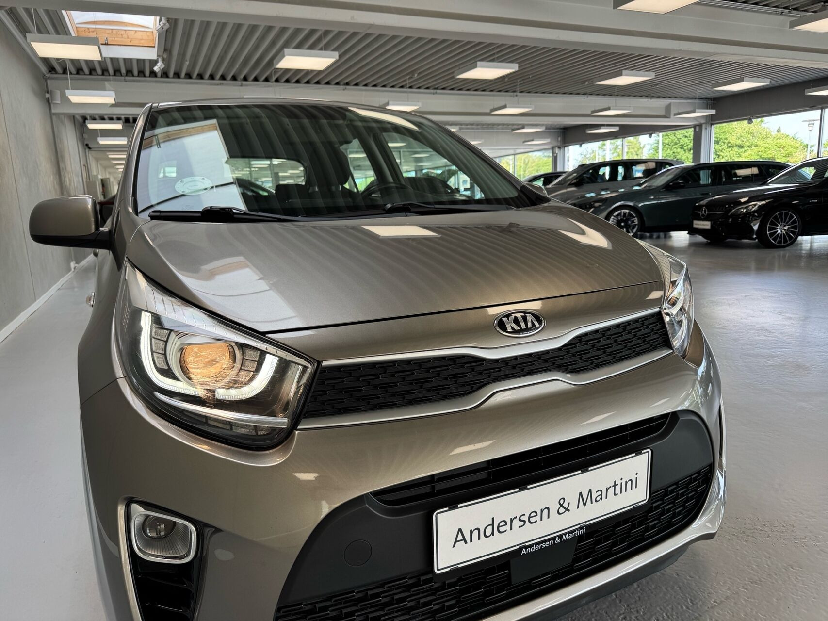 Grå Kia Picanto fra 2018
