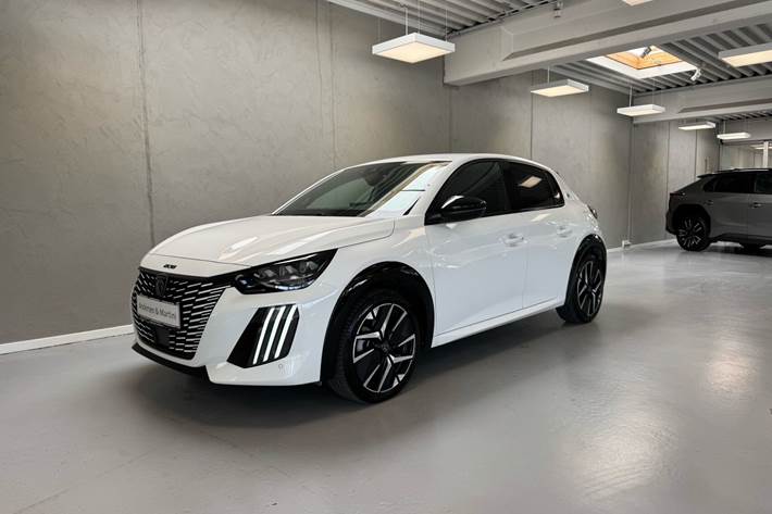 Hvid Peugeot e-208 fra 2025
