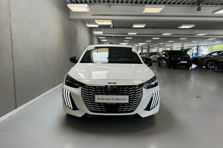 Hvid Peugeot e-208 fra 2025