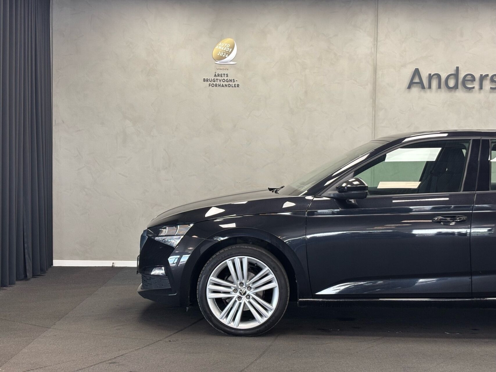 Sort Skoda Scala fra 2022