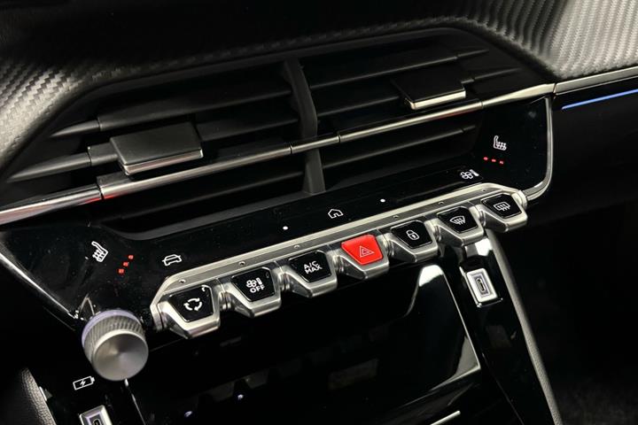Grå Peugeot e-2008 fra 2026