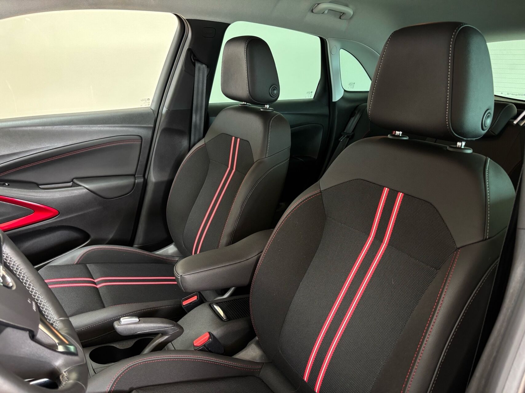Sort Opel Crossland fra 2023