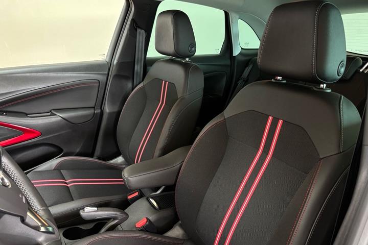 Sort Opel Crossland fra 2023