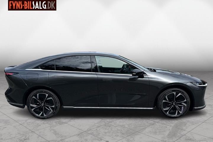 Sort Mazda 6e fra 2026