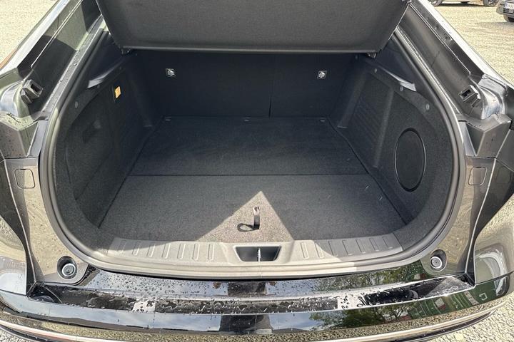 Sort Mazda 6e fra 2026