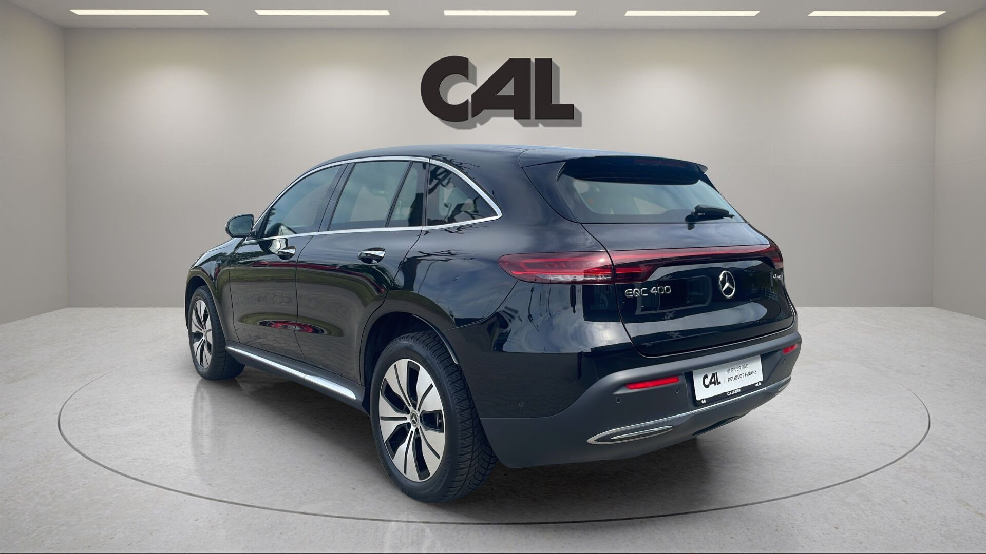 Sort Mercedes EQC 400 fra 2022
