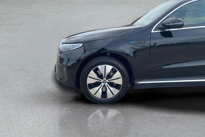 Sort Mercedes EQC 400 fra 2022