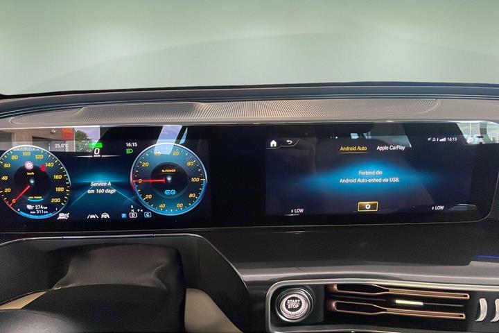Sort Mercedes EQC 400 fra 2022