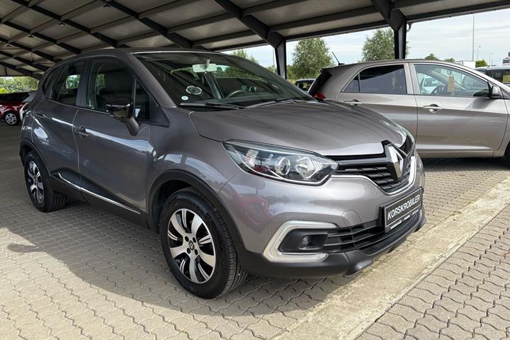 Grå Renault Captur fra 2019 set udefra