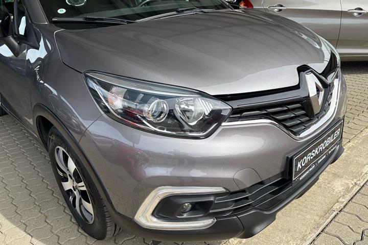 Grå Renault Captur fra 2019