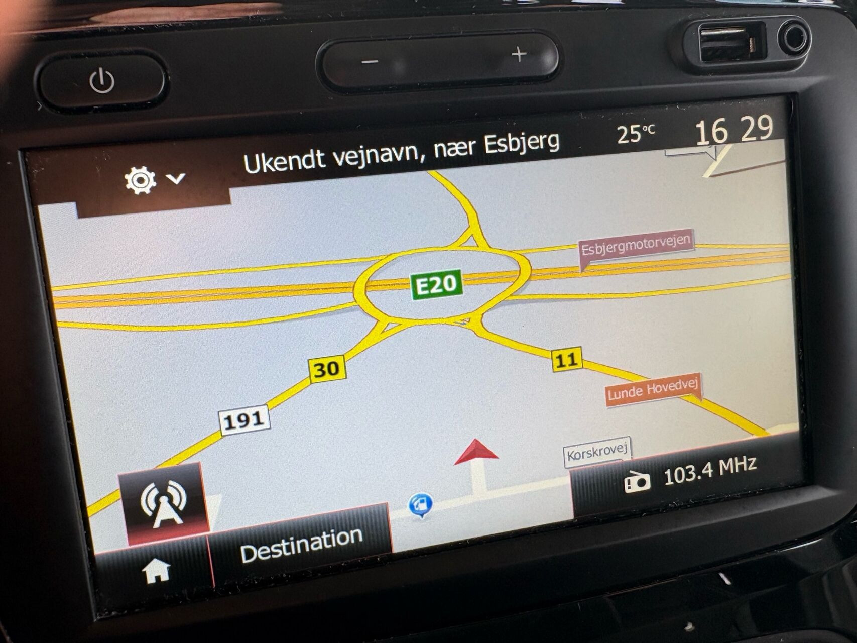 Grå Renault Captur fra 2019