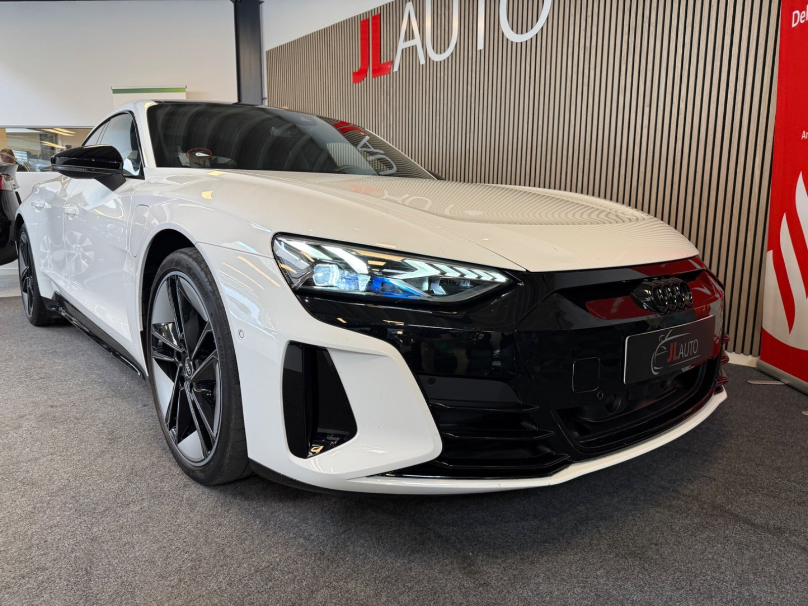 Hvid Audi e-tron GT fra 2023