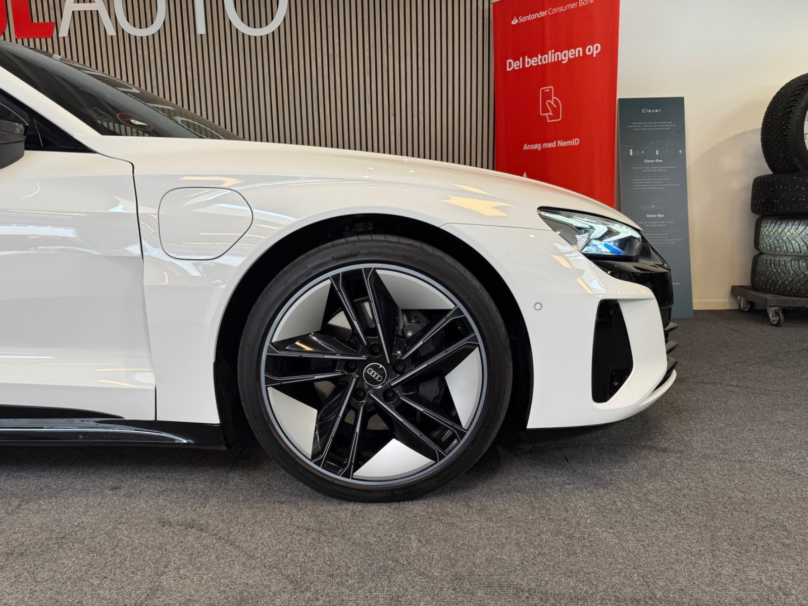 Hvid Audi e-tron GT fra 2023