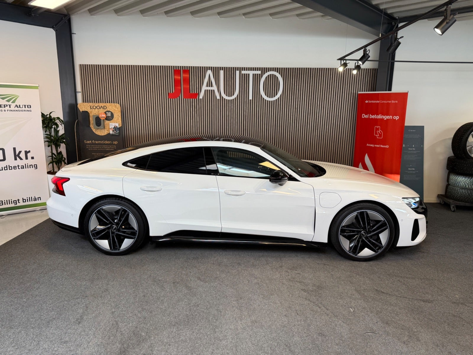 Hvid Audi e-tron GT fra 2023
