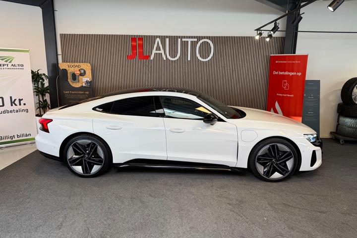 Hvid Audi e-tron GT fra 2023