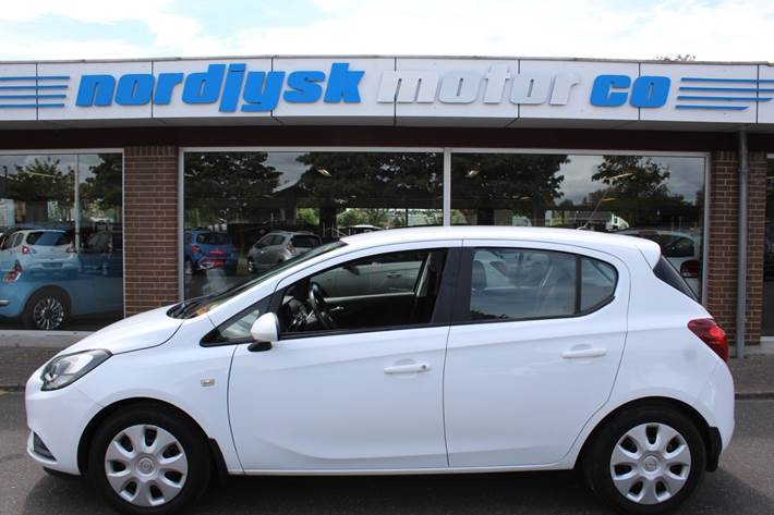 Hvid Opel Corsa fra 2017