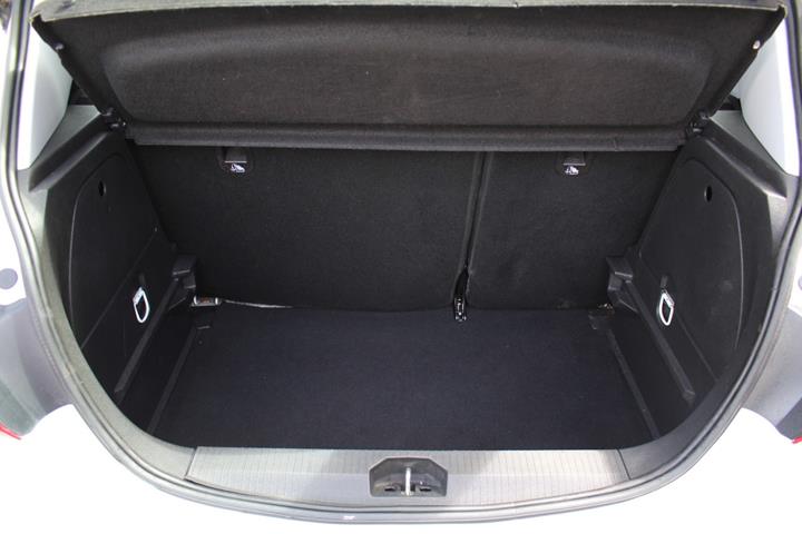 Hvid Opel Corsa fra 2017