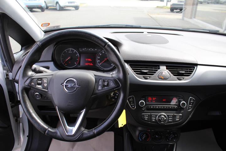 Hvid Opel Corsa fra 2017