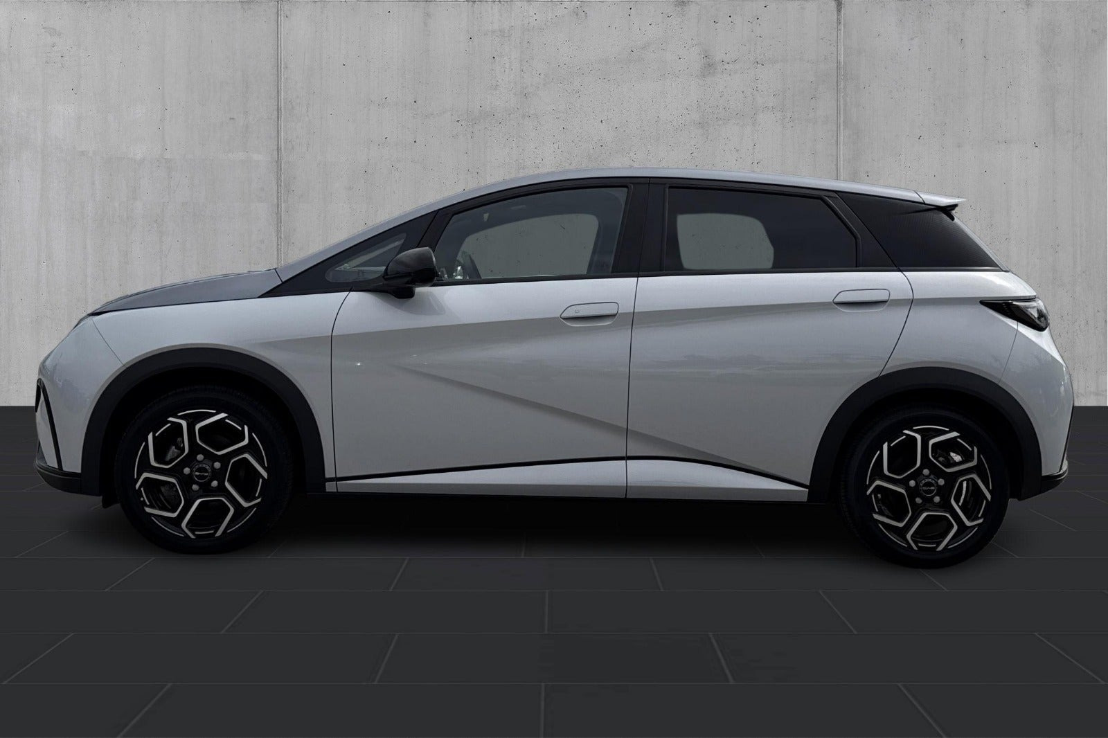 Sølv BYD Dolphin fra 2024