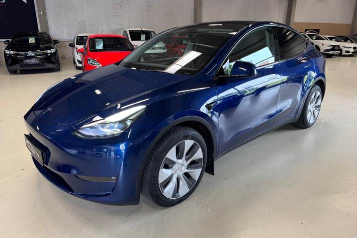 undefined Tesla Model Y fra 2021 set udefra