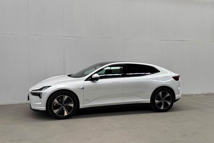 Hvid Polestar 4 fra 2025