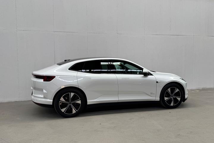 Hvid Polestar 4 fra 2025