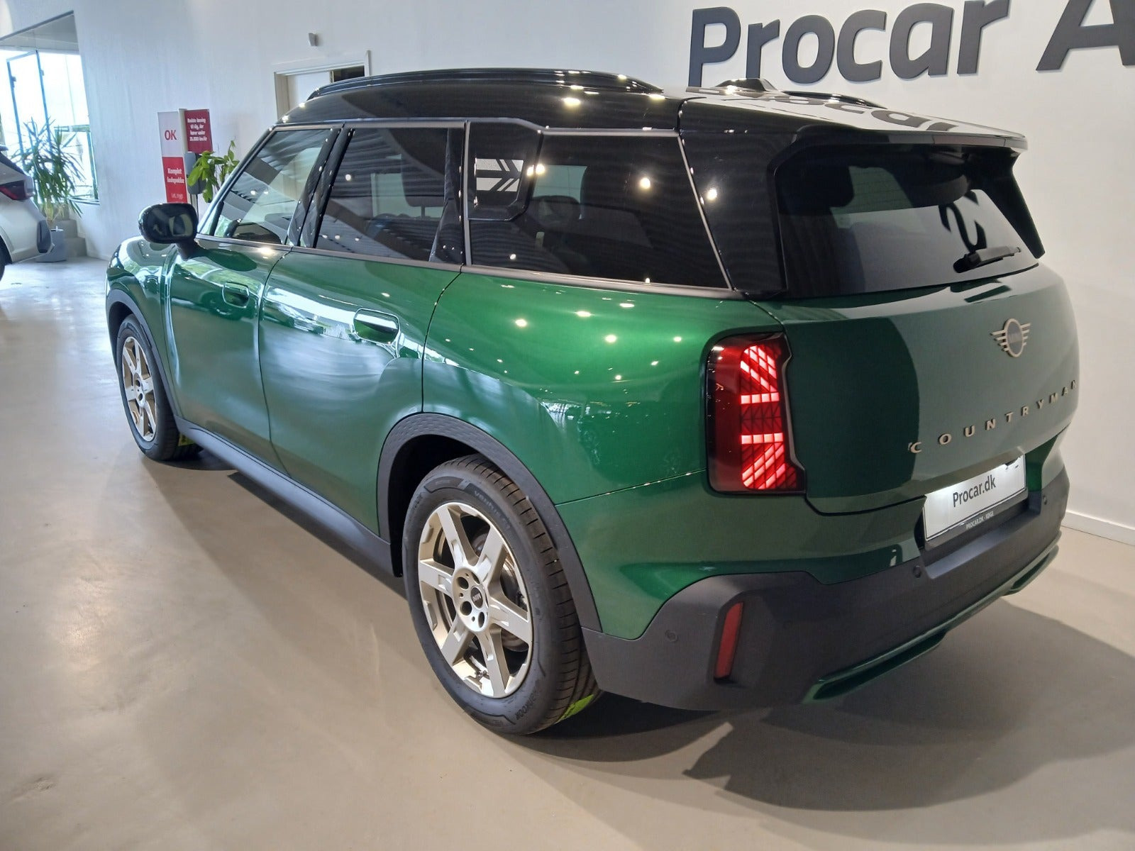 Grøn Mini Countryman E fra 2025
