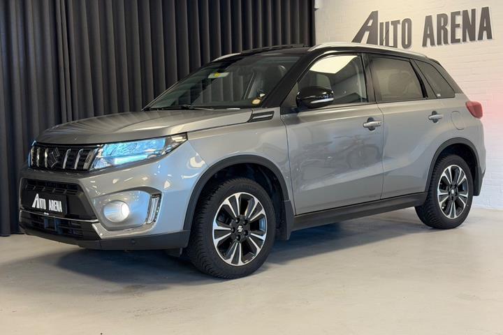 Grå Suzuki Vitara fra 2021 set udefra